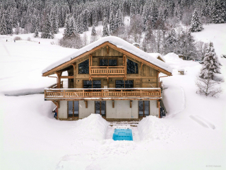 Chalet skis aux pieds pour 10 à Saint-Gervais avec spa