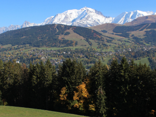 Insolite - Alpage face au Mont Blanc